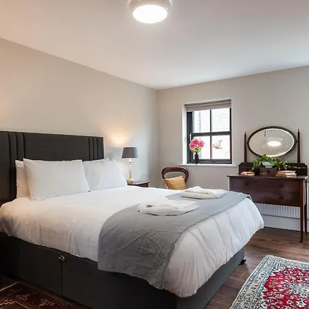 Bridge Street Townhouse 3*
