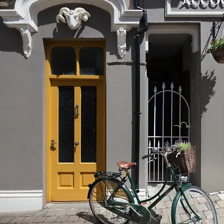 Bridge Street Townhouse *