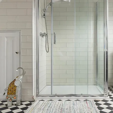 Bridge Street Townhouse 3*