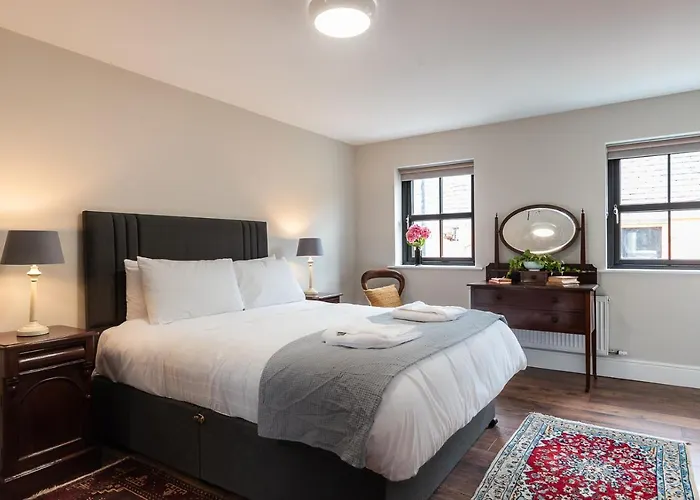 Bridge Street Townhouse 3*