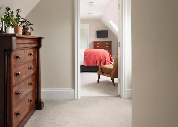 Bridge Street Townhouse 3*